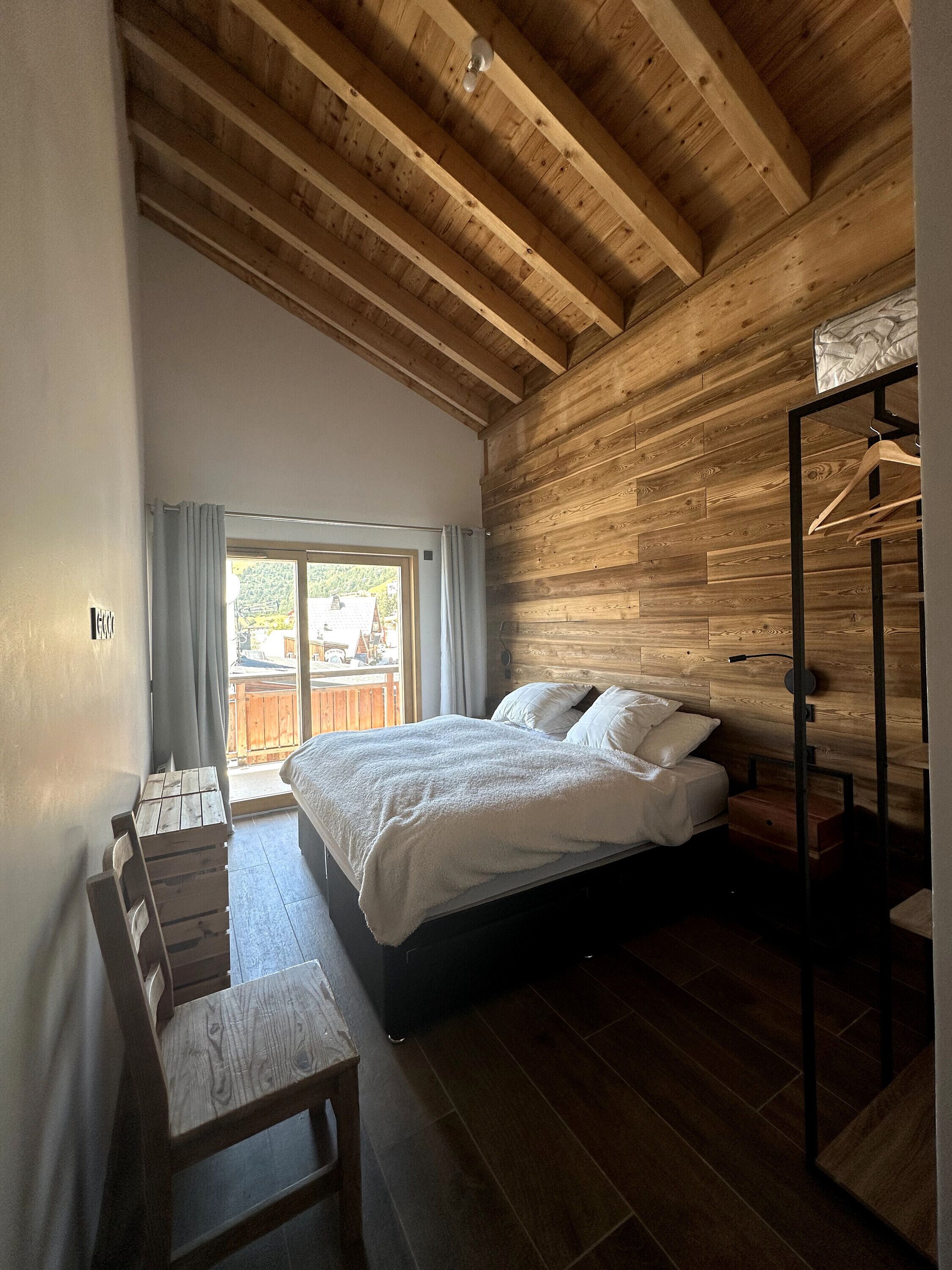 7 slaapkamers, een strijkplank/strijkijzer, wifi, beddengoed