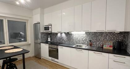 Bright & Cozy 2BR Home in Central Lahti