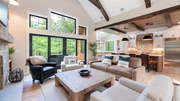 Smart TV, fireplace, offices