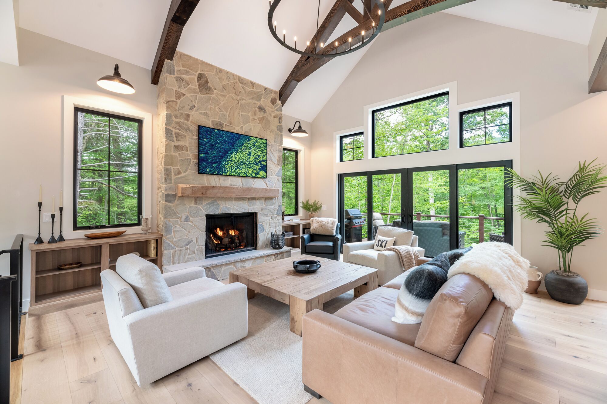 智能电视、壁炉、办公室