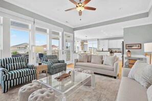 TV - Private Pool & Tiki Bar | 5 minute walk to beach! (Ocean Isle Beach)