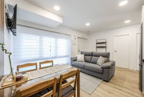 TV - Experience Madrid Like a Local – New Apartment (Madrid)