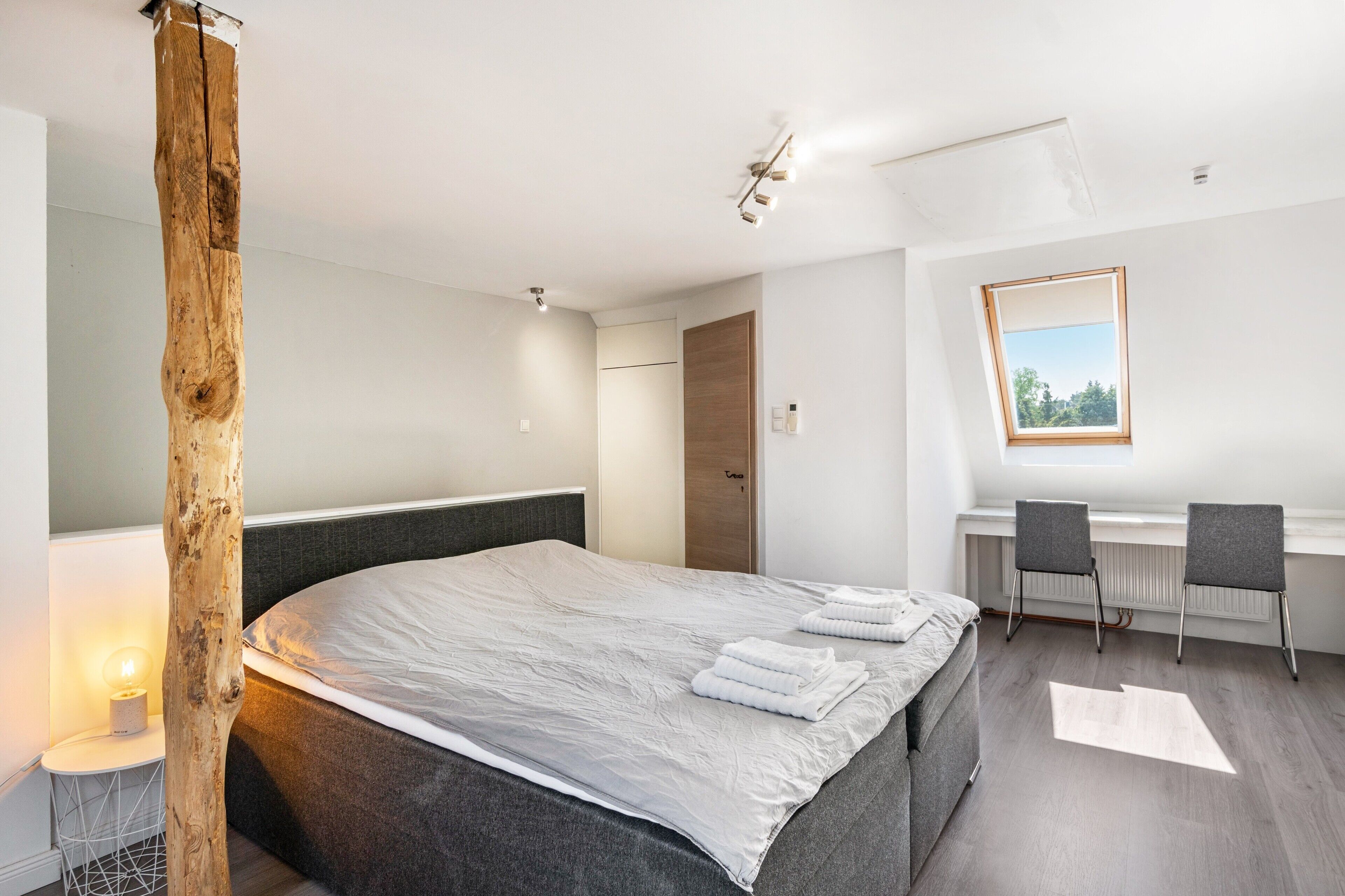 2 dormitorios, tabla de planchar con plancha, wifi y ropa de cama