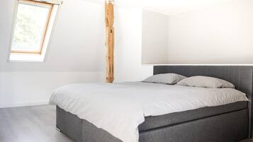 2 slaapkamers, een strijkplank/strijkijzer, wifi, beddengoed