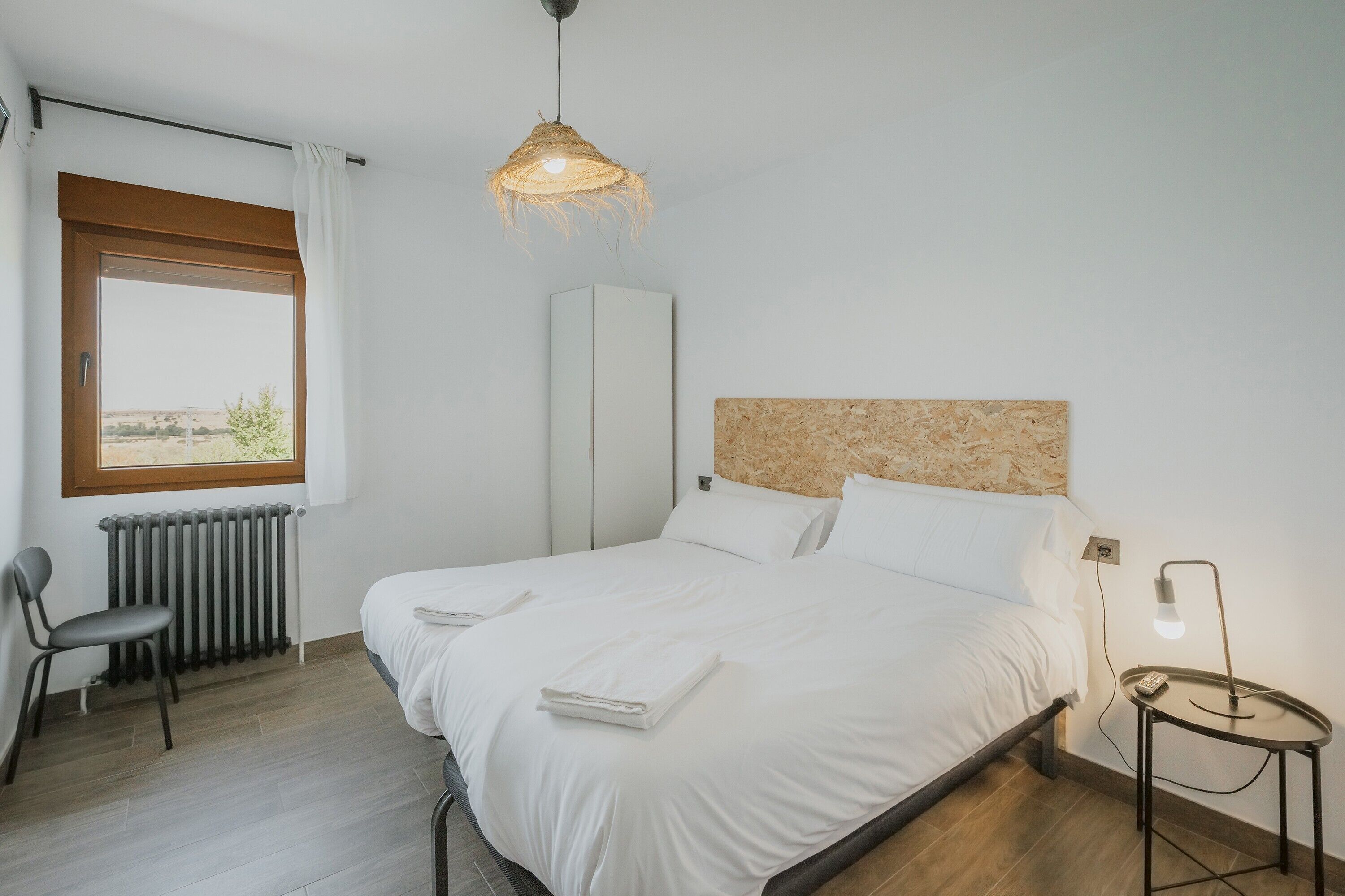 5 slaapkamers, een strijkplank/strijkijzer, wifi, beddengoed