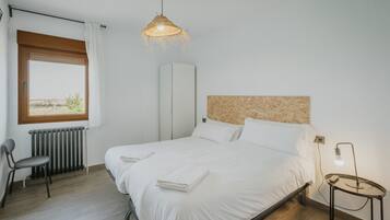 5 slaapkamers, een strijkplank/strijkijzer, wifi, beddengoed