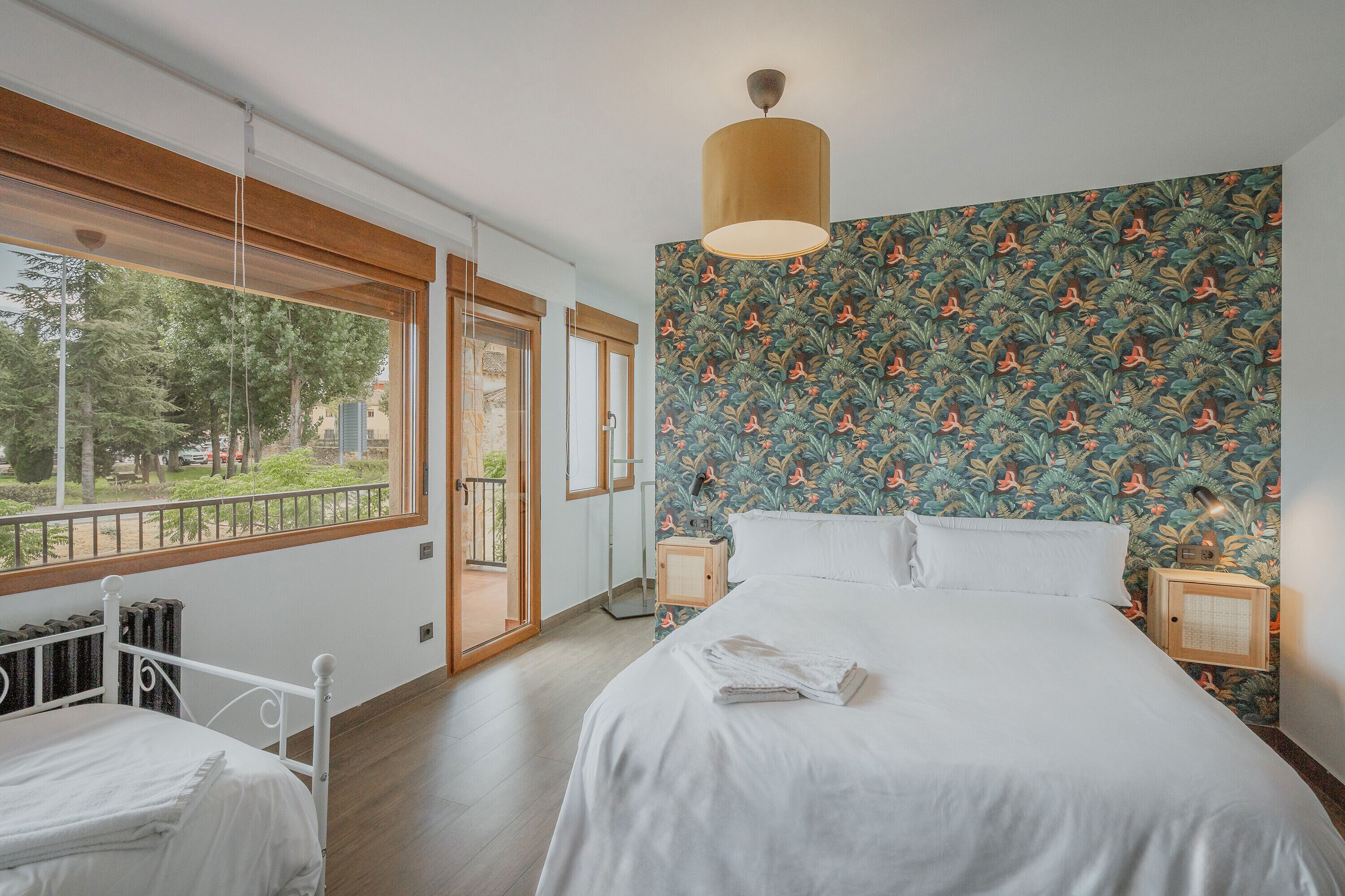 5 slaapkamers, een strijkplank/strijkijzer, wifi, beddengoed