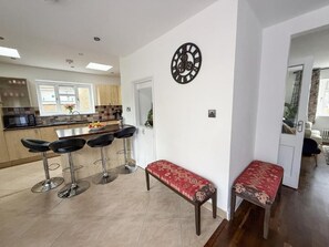 Appartement, 4 chambres, patio, vue jardin | Intérieur