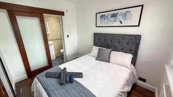 Apartment, 4 Bedrooms, Patio, Garden View
