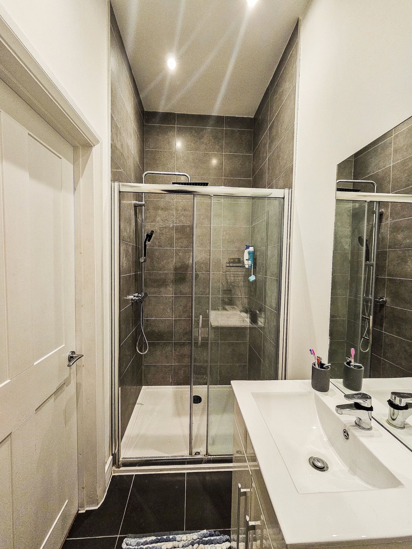 Apartamento, 3 quartos, varanda, vista para o jardim | Banheiro | Papel higiênico 