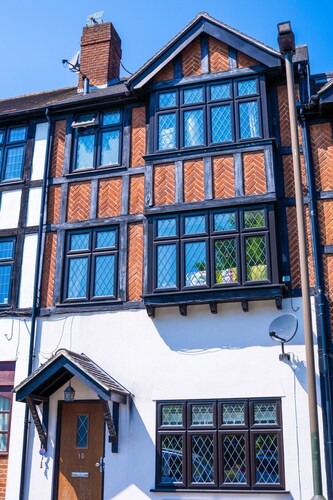 Cleave House - Stylish n Chic 3 Bed House Mins From Central London