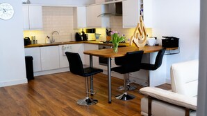 Interior - Cleave House - Stylish n Chic 3 Bed House Mins From Central London (Orpington)