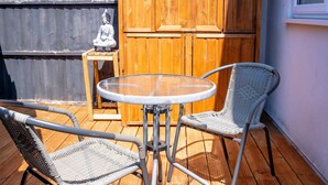 Apartment, 3 Bedrooms, Patio, Garden View | Outdoor dining - Cleave House - Stylish n Chic 3 Bed House Mins From Central London (Orpington)