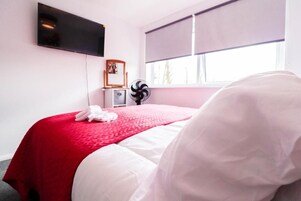 公寓, 2 间卧室, 露台, 花园景观 | 客房服务设施