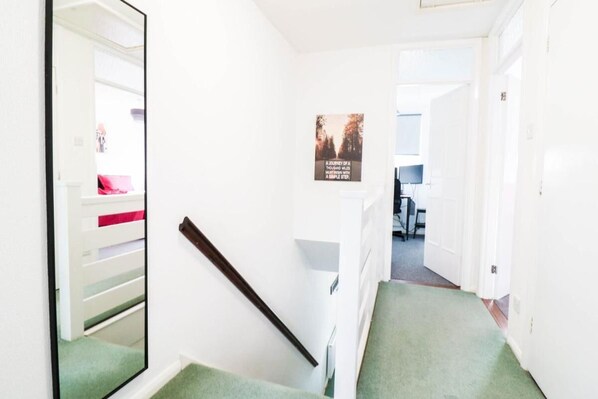 Interior - Polperro House - Stylish & Chic 2bed Hse (Orpington)
