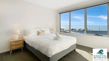 Iron/ironing board, travel crib, WiFi, bed sheets
