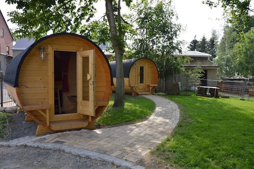 Camping Barrel Bunge 1 with Shared Garden and Wi-Fi