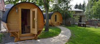 Camping Barrel Bunge 1 with Shared Garden and Wi-Fi