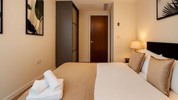 Deluxe Apartment, 1 Bedroom | Iron/ironing board, free WiFi