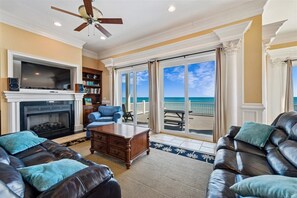 TV, fireplace, DVD player - Welcome to Diamond Seas! (St. George Island)