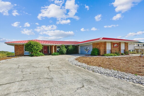 Exterior - Welcome to Easy Does It! (St. George Island)