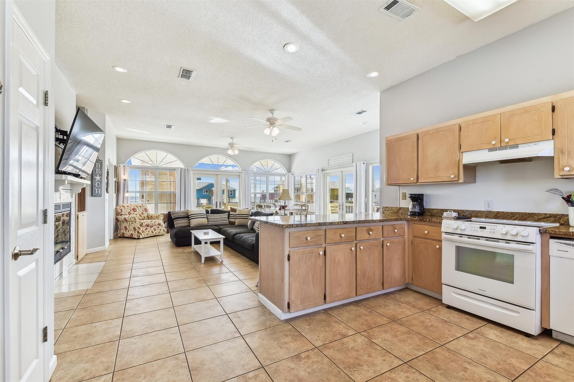 Køleskab, ovn, kogeplade, opvaskemaskine