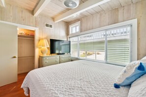 5 bedrooms, free WiFi, bed sheets