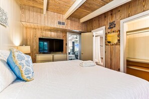 5 bedrooms, free WiFi, bed sheets