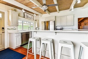 Fridge, microwave, oven, stovetop - Welcome to The Corner at SGI! (St. George Island)