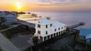 Exterior - RELAX ON THE GREAT DECK overlooking the Apalachicola Bay! (St. George Island)