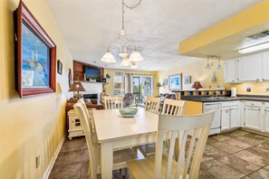 Dining - Welcome to Ocean Mile E-3! (St. George Island)