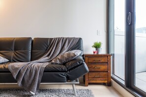Unclassified image, 3 of 12, button - Modern 1BDR in Tranquil Parklands (Parkville)
