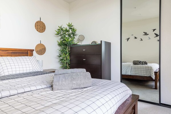 1 bedroom, iron/ironing board, travel cot, Internet