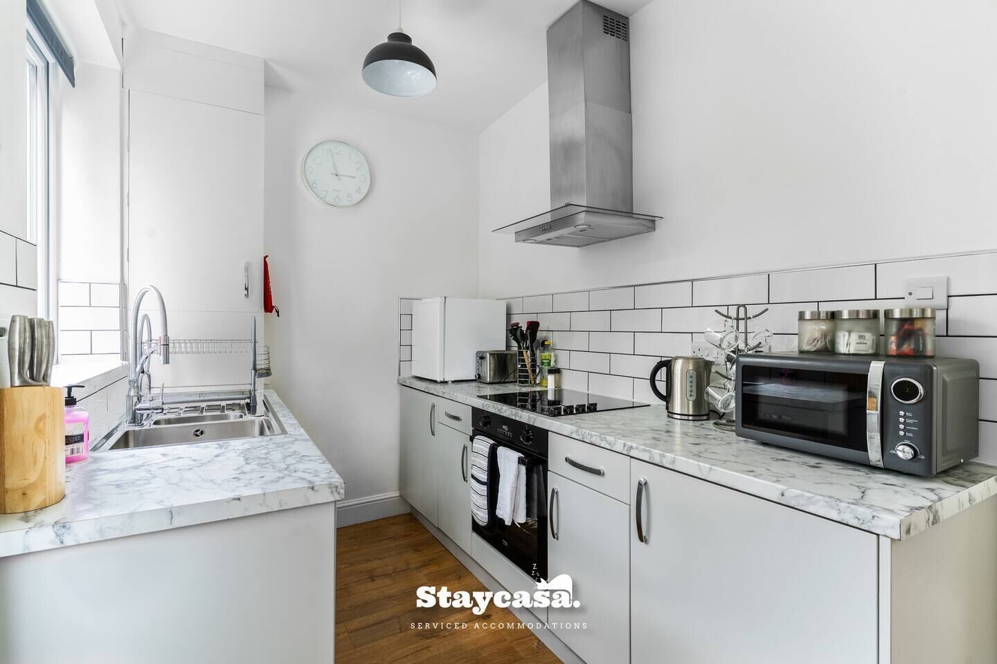 冰箱、微波炉、烤箱、炉灶