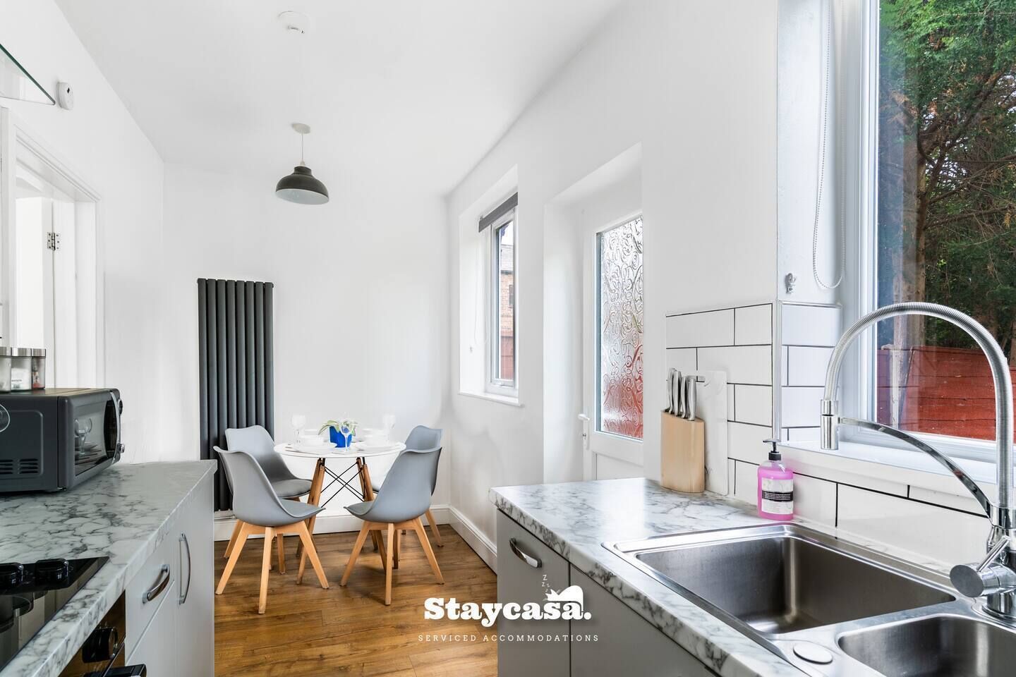 冰箱、微波炉、烤箱、炉灶