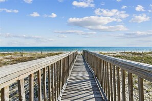 On the beach - Welcome to Jack Henry's Hideaway! (St. George Island)