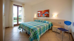 3 Schlafzimmer, Bügeleisen/Bügelbrett