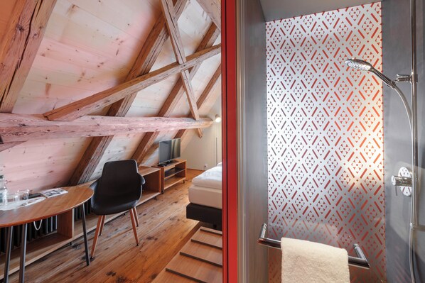 Comfort Double Room | Desk, laptop workspace, soundproofing, iron/ironing board