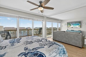 2 makuuhuonetta, silitysrauta/-lauta, vauvan matkasänky, ilmainen Wi-Fi