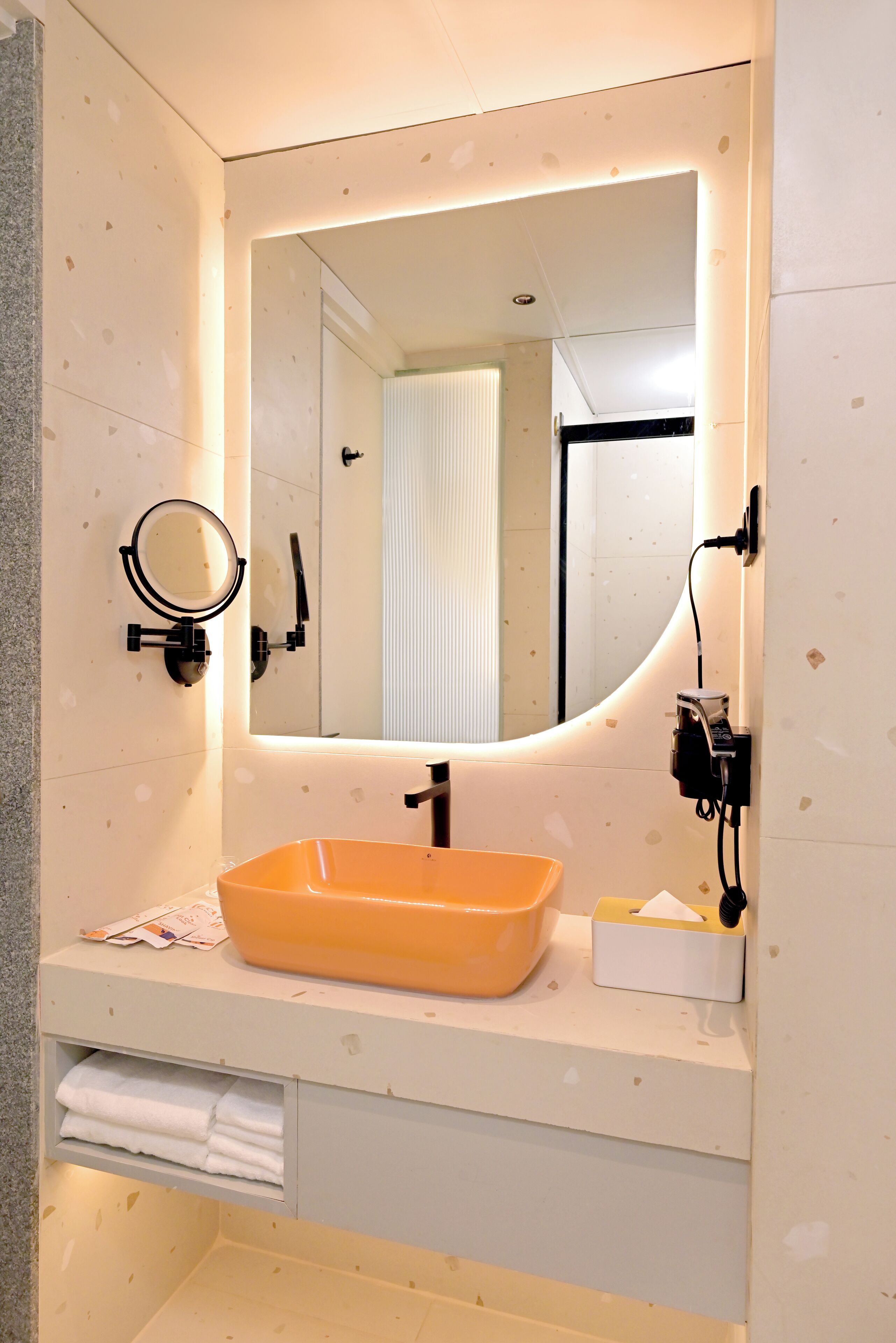 Premium Vibe | Bathroom | Shower, hair dryer, slippers, towels