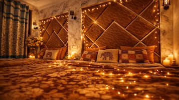 Desk, laptop workspace, free WiFi