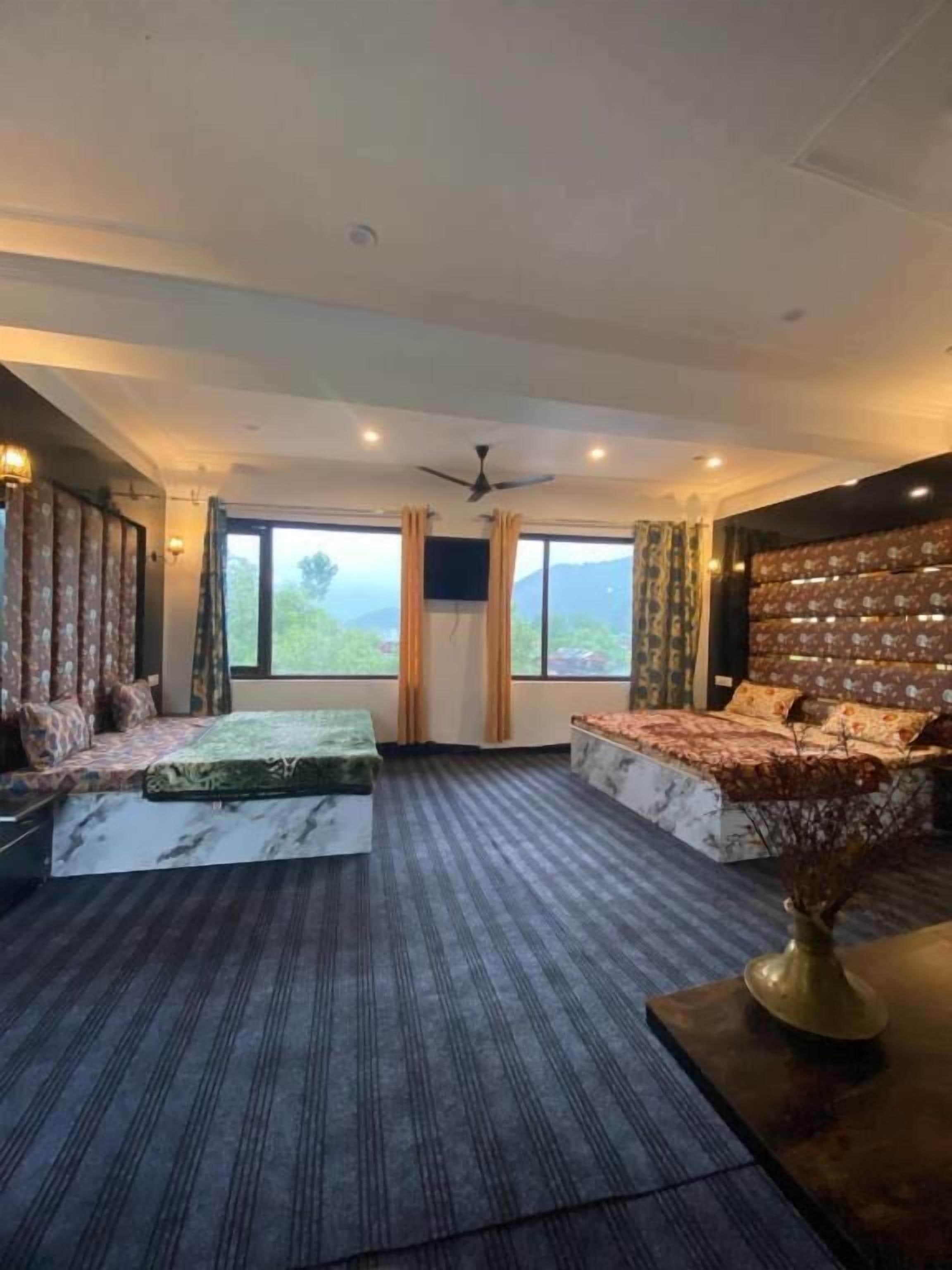 Desk, laptop workspace, free WiFi