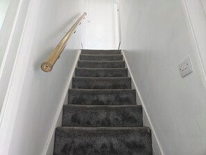 Unclassified image, 5 of 55, button - Bright 3BD House Near East Croydon Station (Greater London)