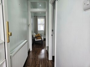 Interior - Bright 3BD House Near East Croydon Station (Greater London)