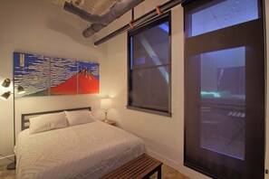 1 bedroom, desk, iron/ironing board, WiFi