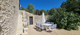 8-person gite with swimming pool and pétanque court, 25 minutes from Futuroscope.