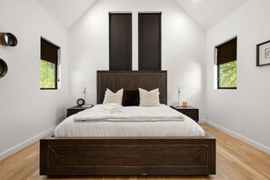 5 bedrooms, desk, iron/ironing board, WiFi