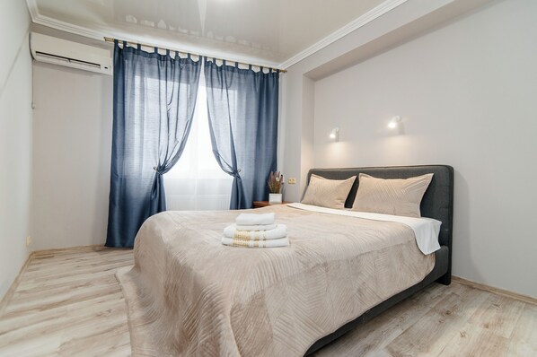 1 bedroom, iron/ironing board, internet, bed sheets