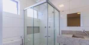 Regadera y secadora de cabello 