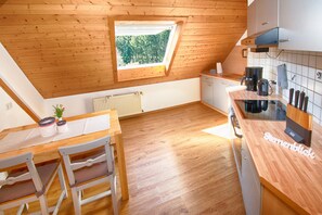 Fridge, microwave, dishwasher, coffee/tea maker - Holiday Apartment 'Sternenblick, 61 sqm' with Shared Terrace, Shared Garden and Wi-Fi (Simonswald)
